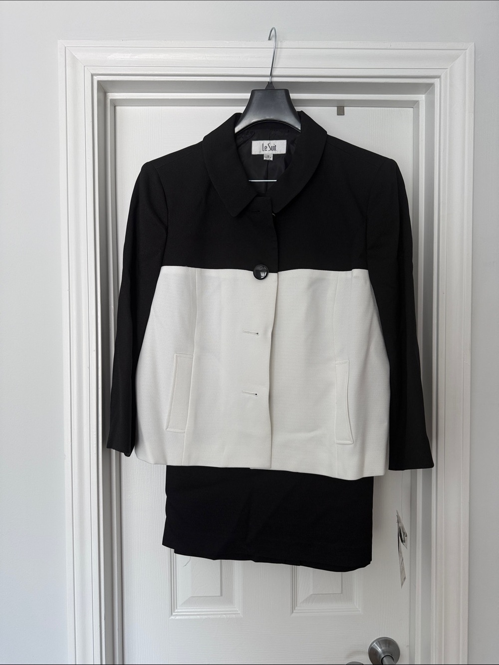 Le Suit Black and White Colorblock Women's Skirt Suit